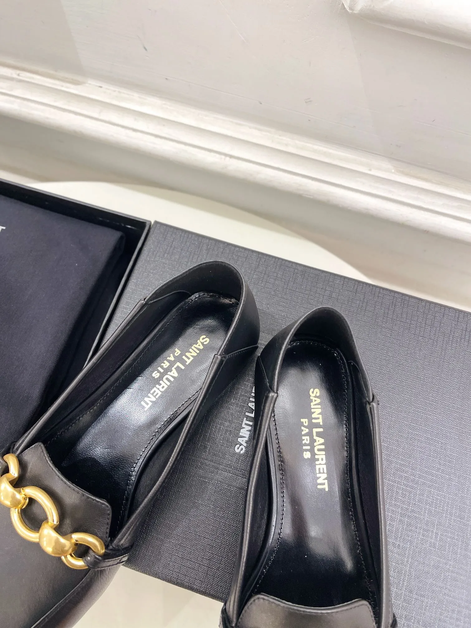 Expert help FLAT CALFSKIN SMOOTH Saint CHAIN BLACK Global delivery GOLD WITH Laurent IN LOAFERS